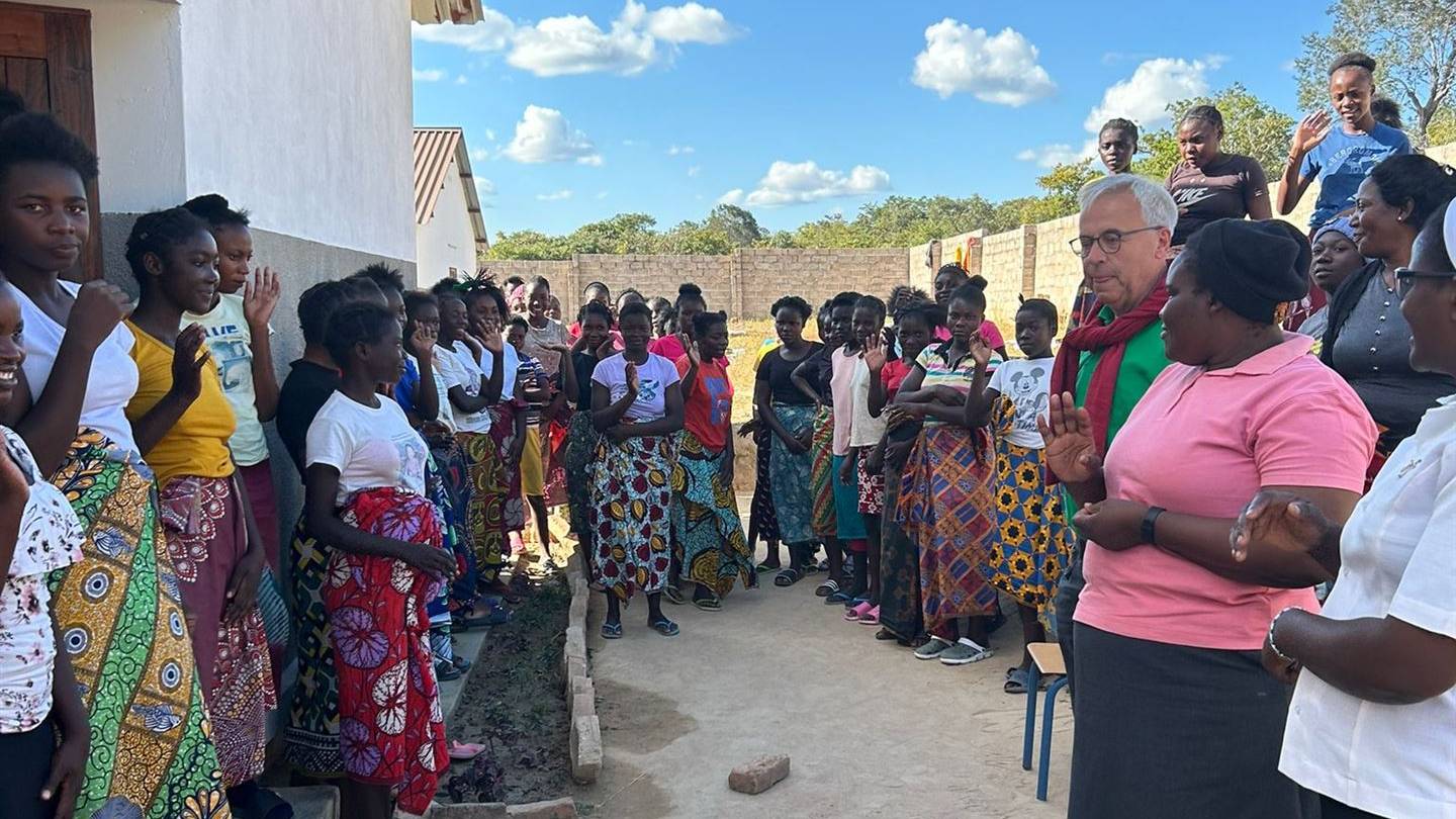 Übergabe des neuen Mädchenwohnheims in Mulanga